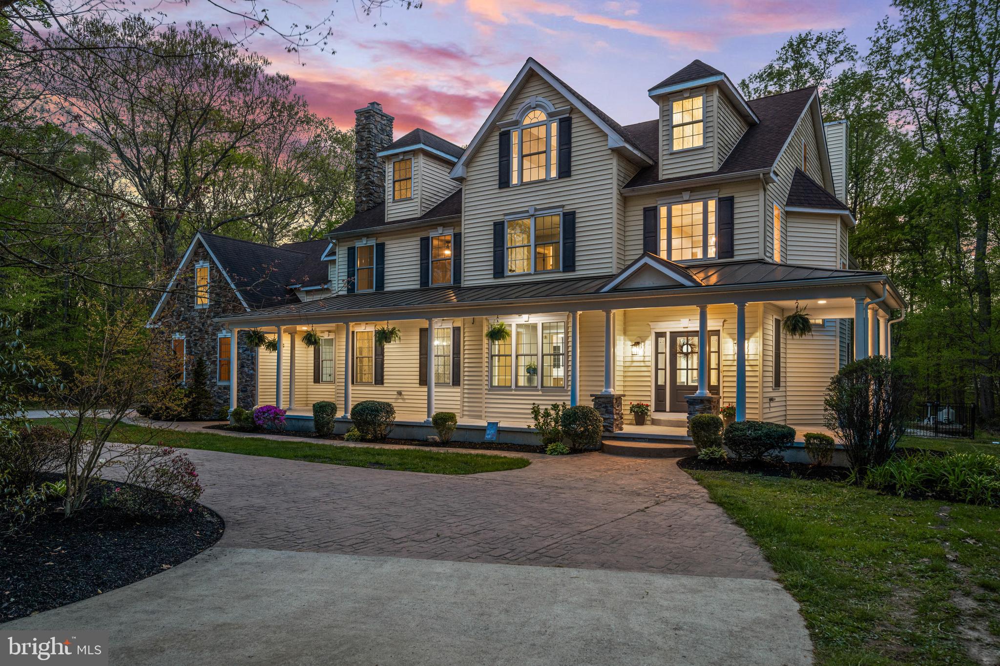 52 Waterview Dr