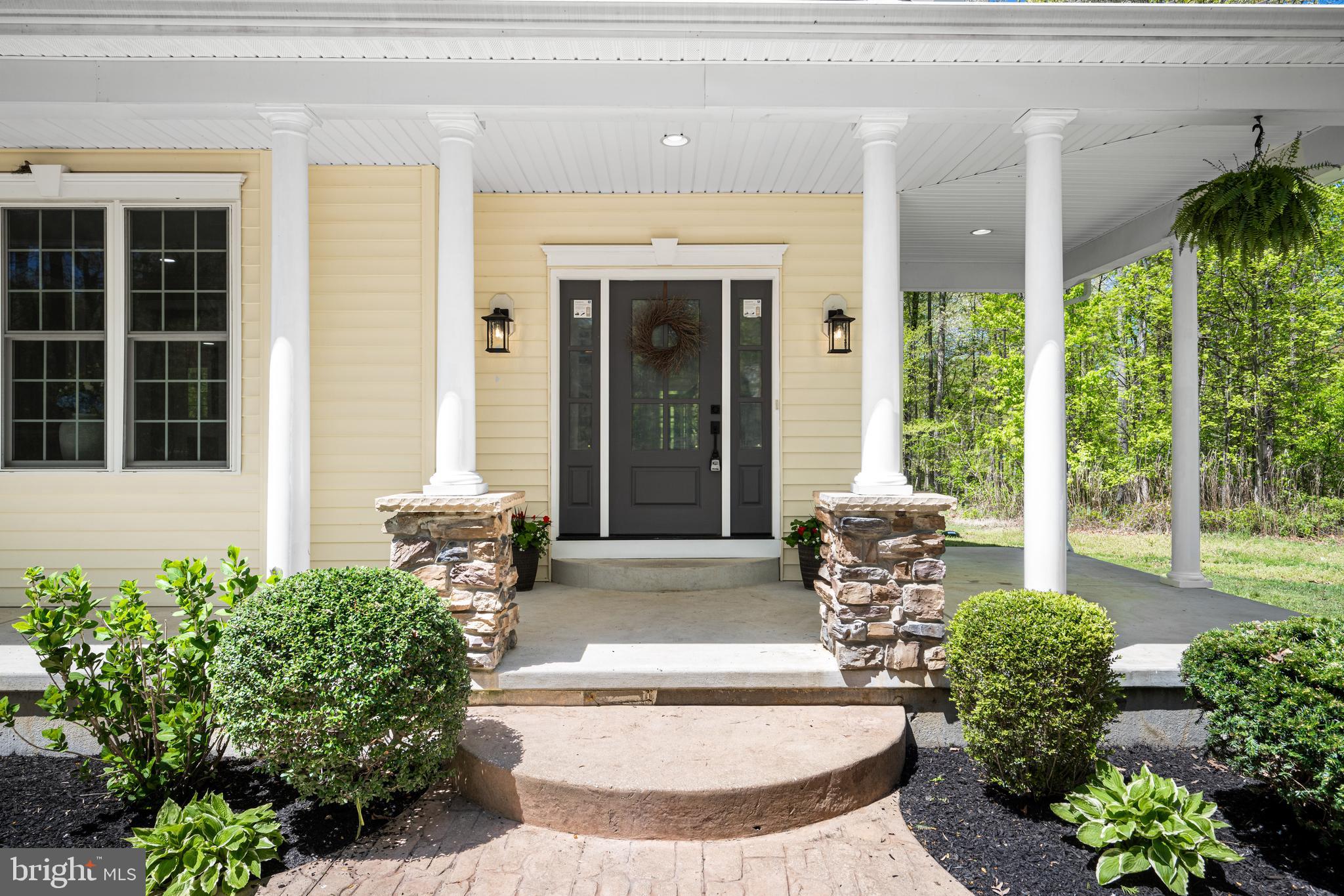 52 Waterview Dr