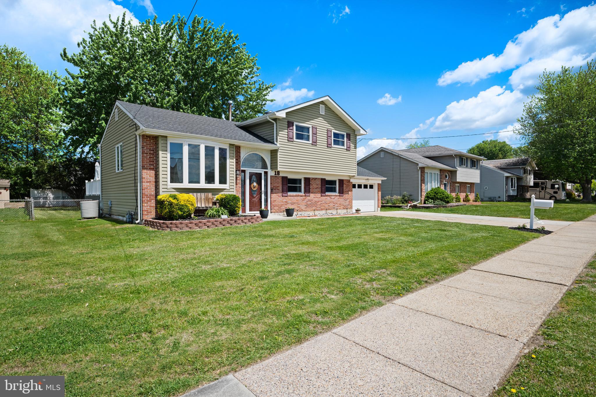 18 Canterbury Dr