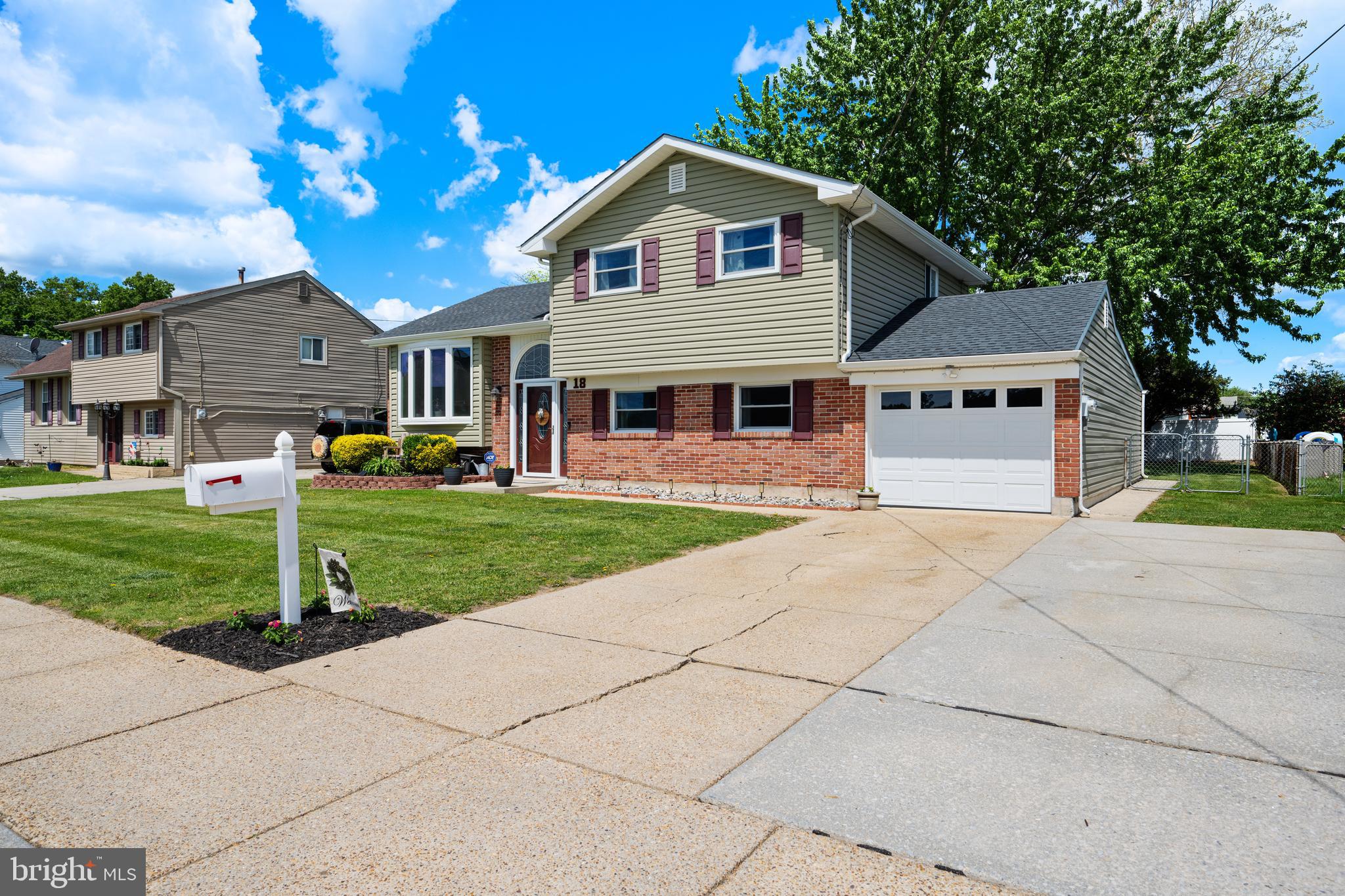 18 Canterbury Dr
