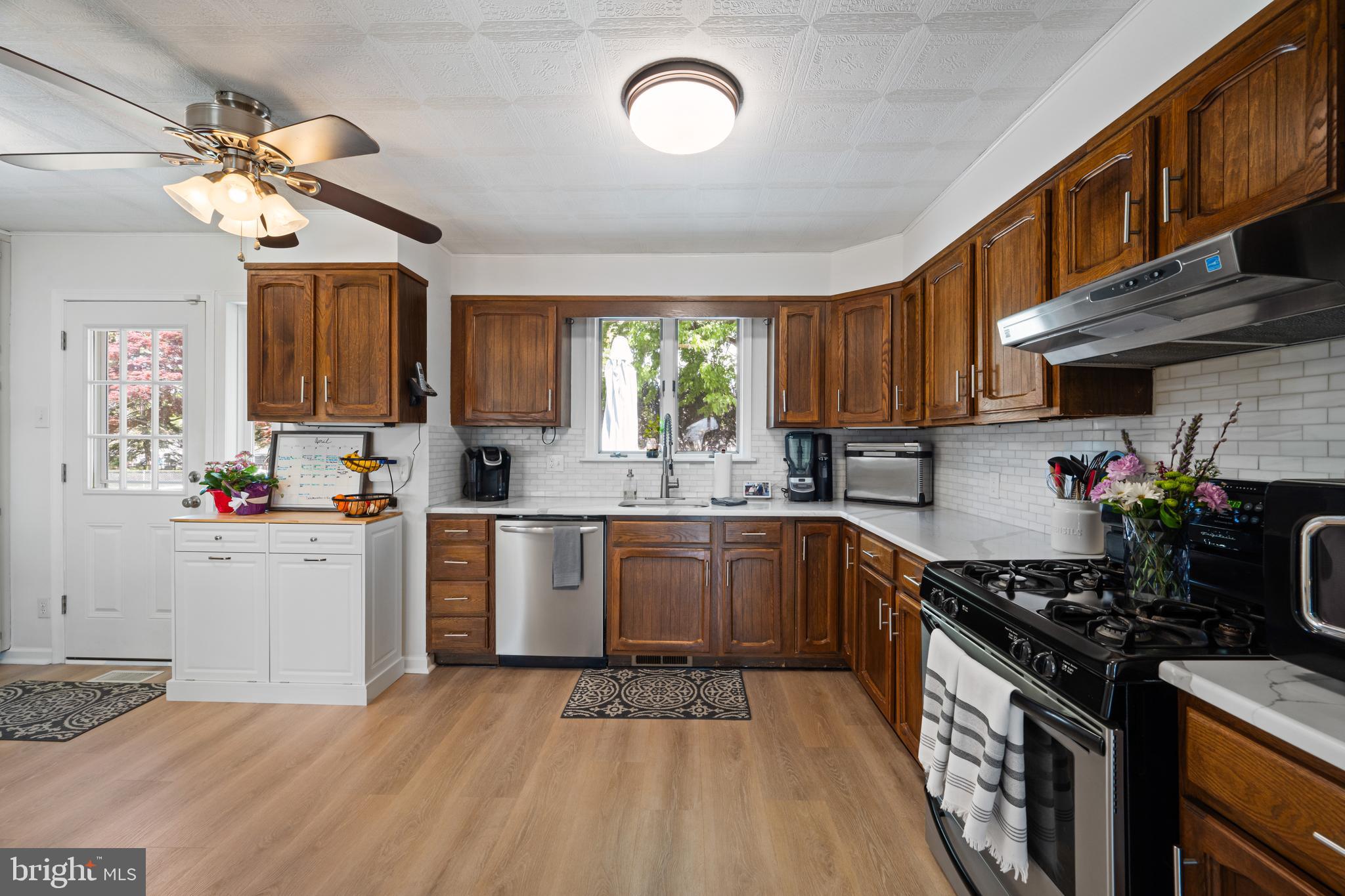18 Canterbury Dr