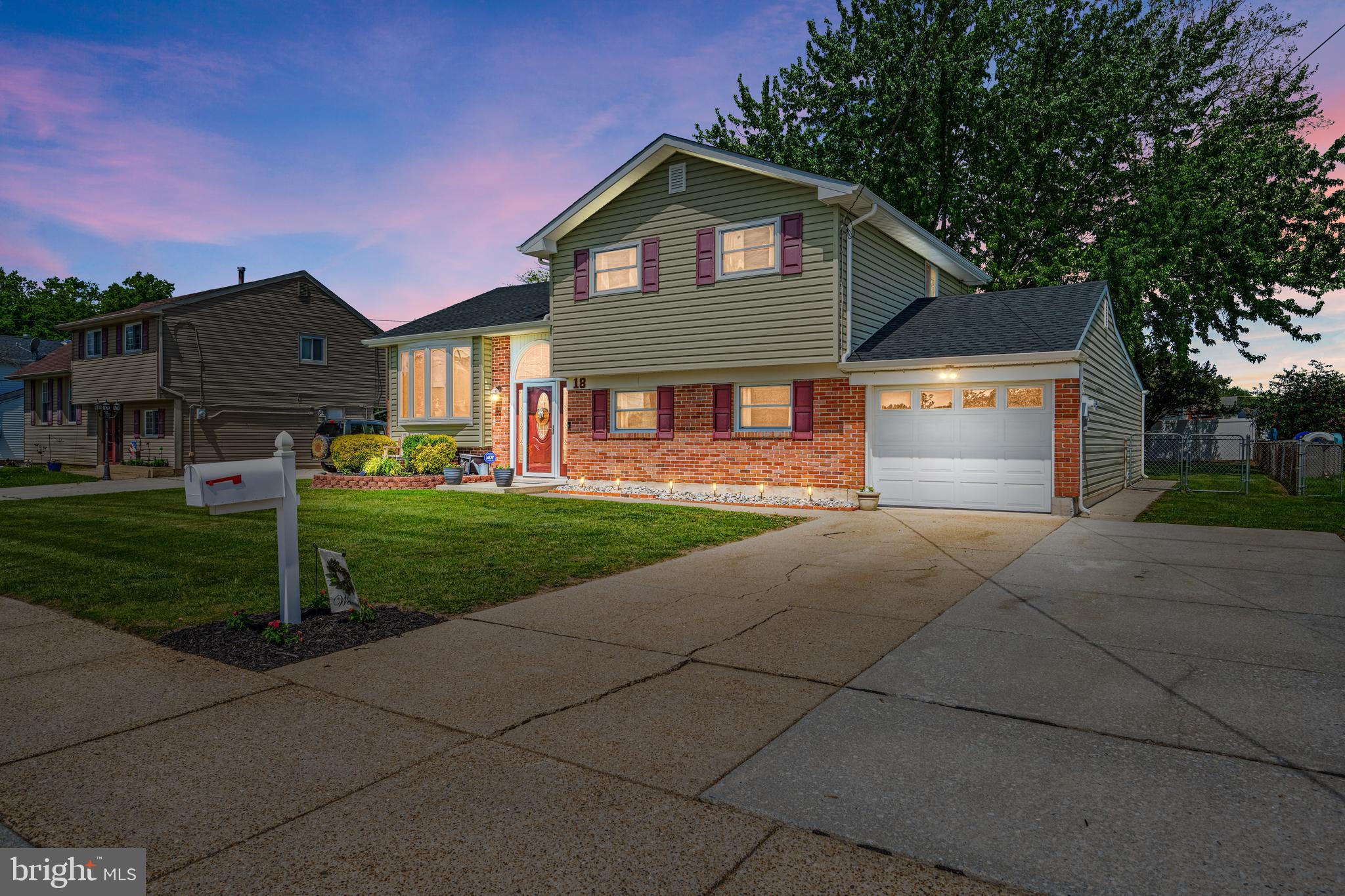 18 Canterbury Dr