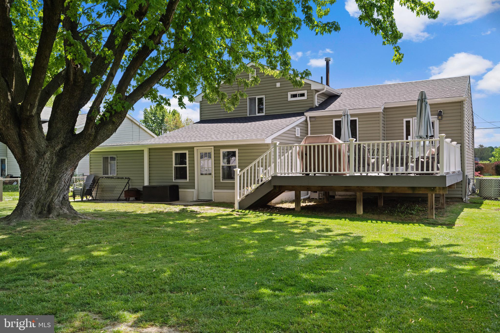 18 Canterbury Dr