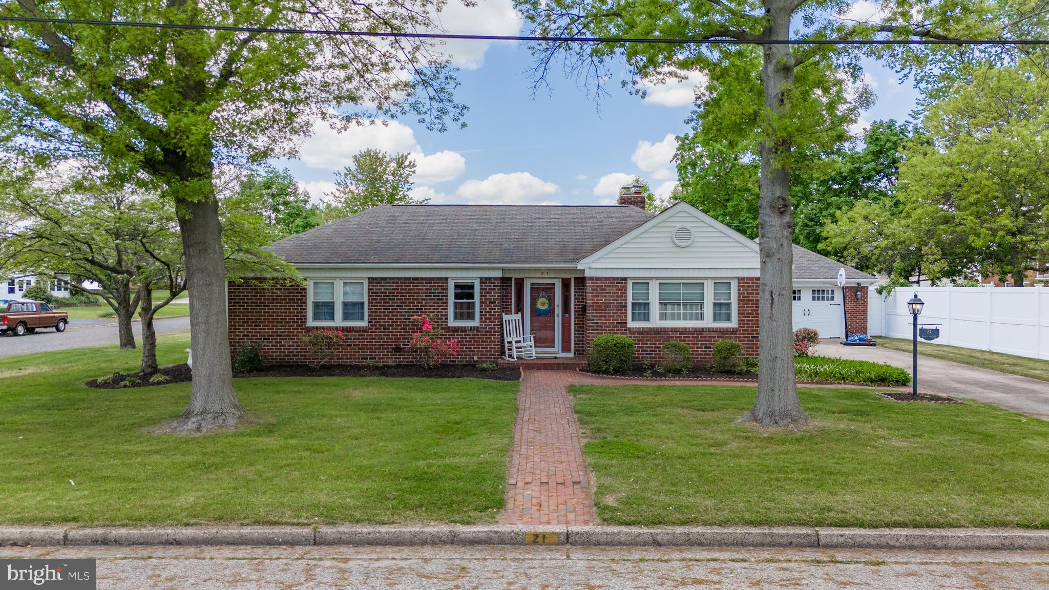 21 Grace Ave