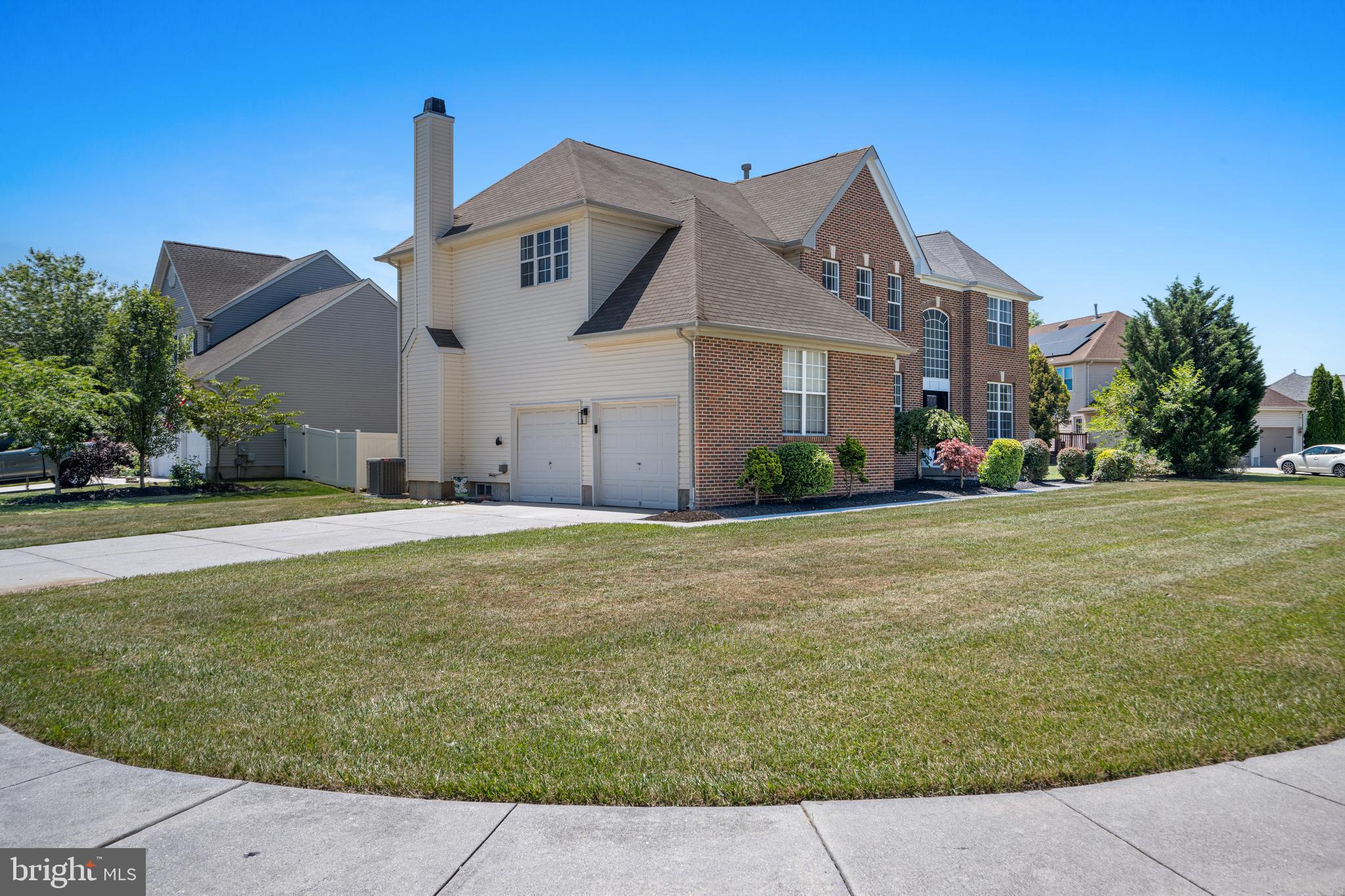 2 Queensberry Ln