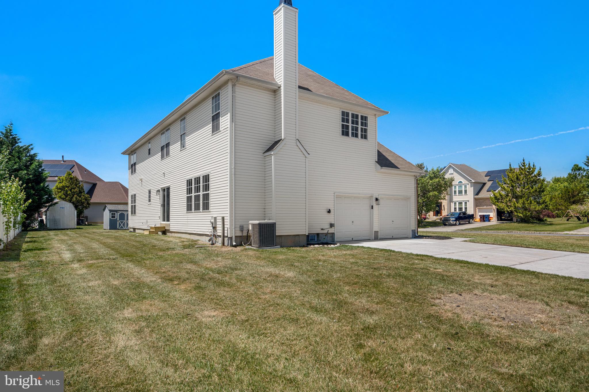 2 Queensberry Ln