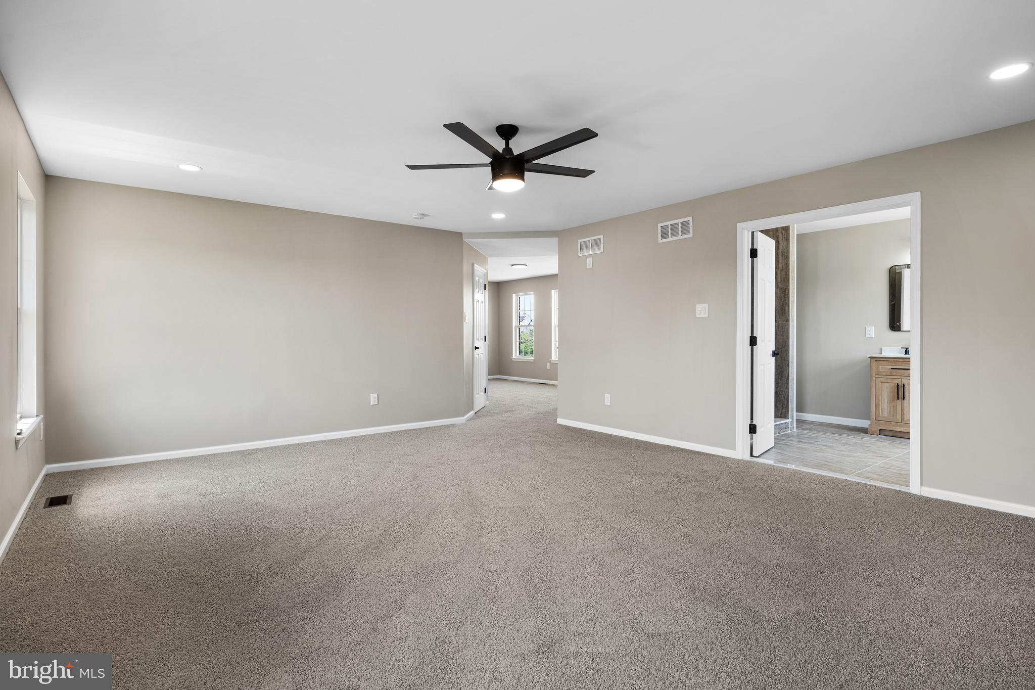 2 Queensberry Ln