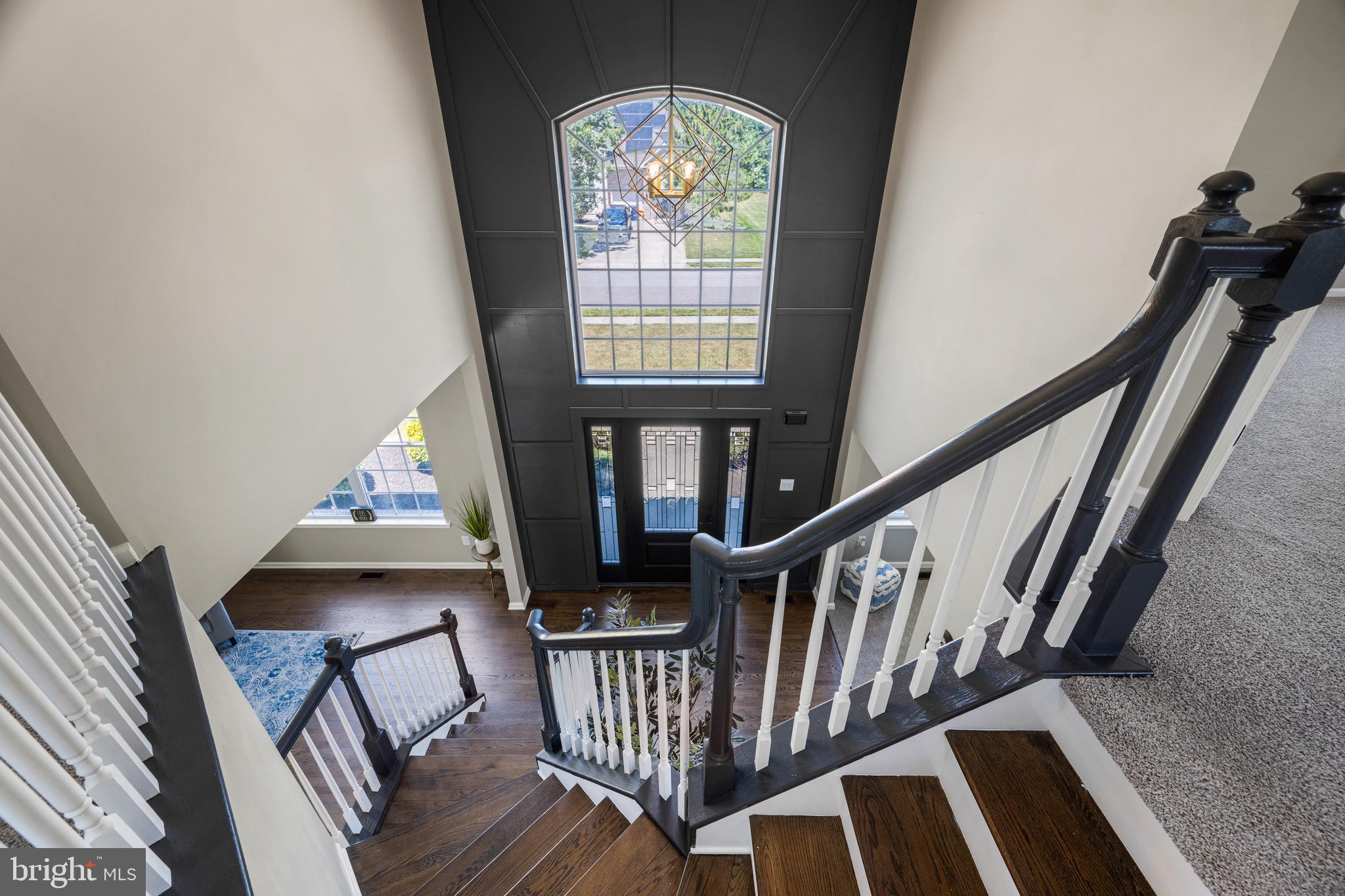 2 Queensberry Ln