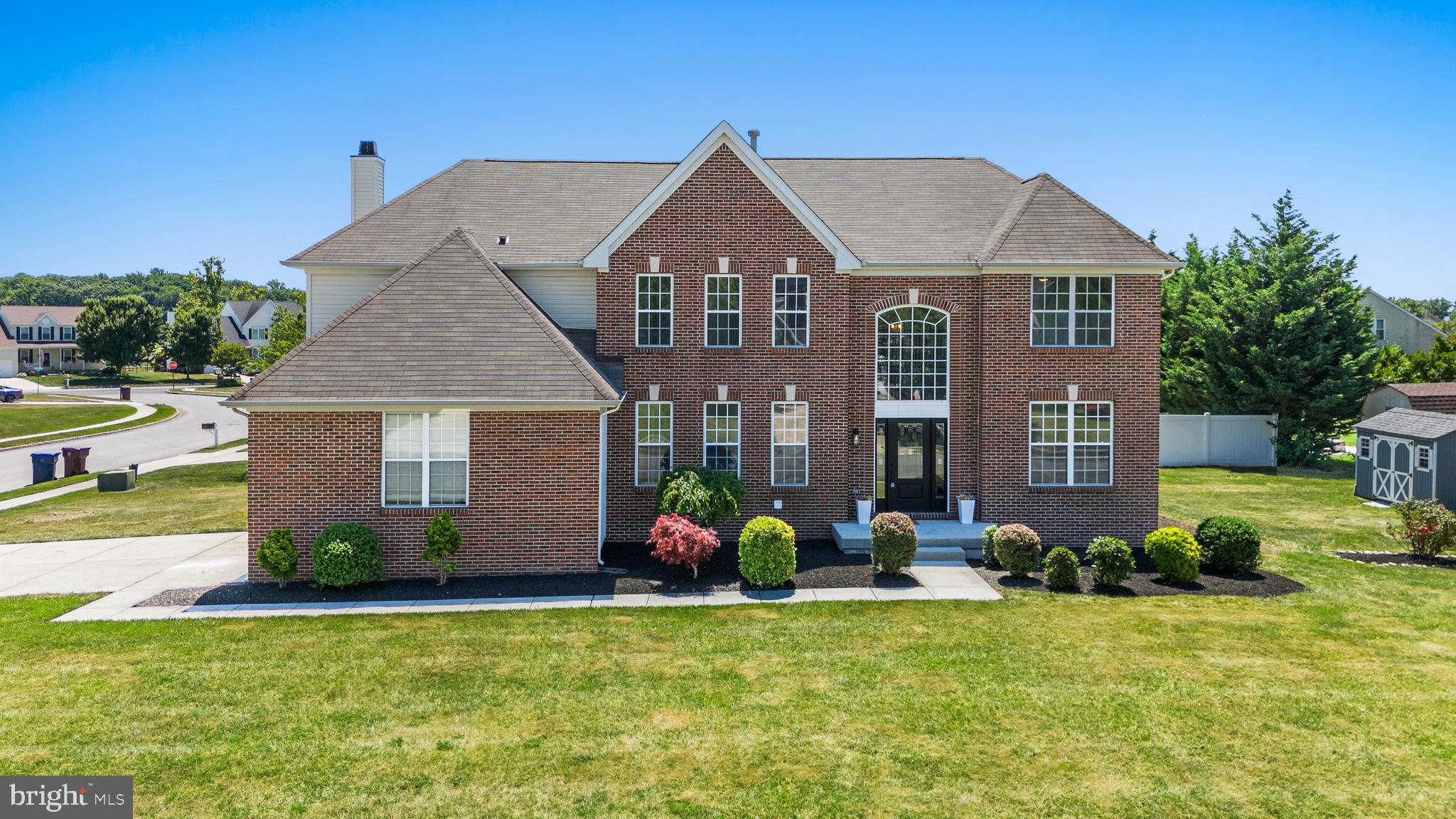 2 Queensberry Ln