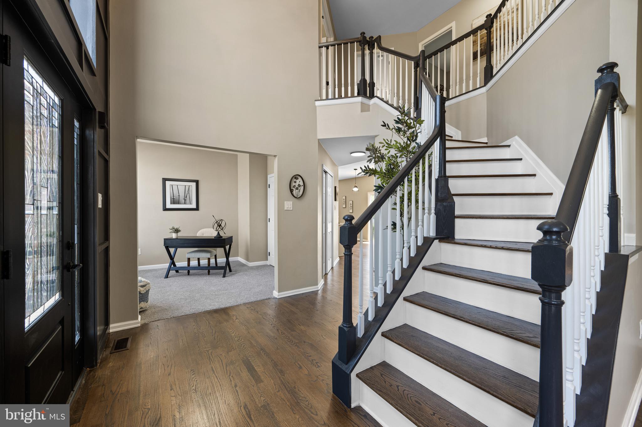 2 Queensberry Ln
