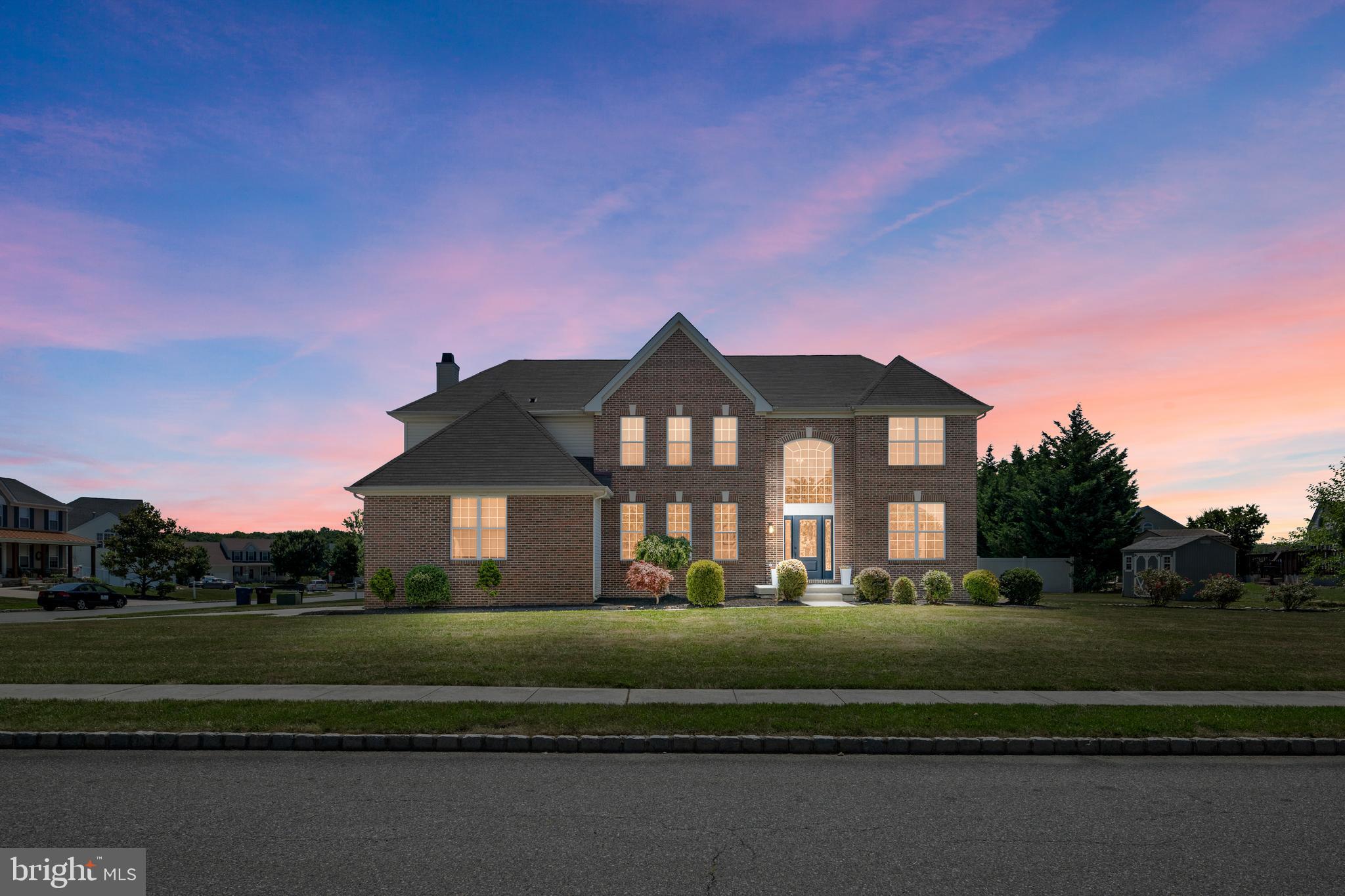 2 Queensberry Ln