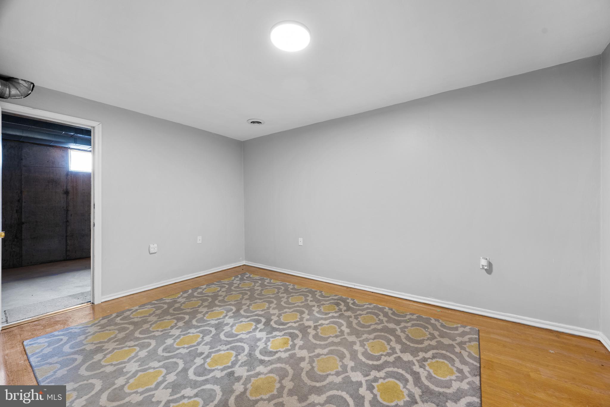 2 Queensberry Ln