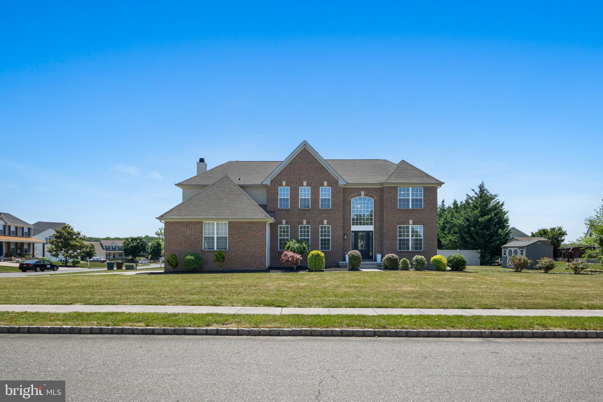 2 Queensberry Ln