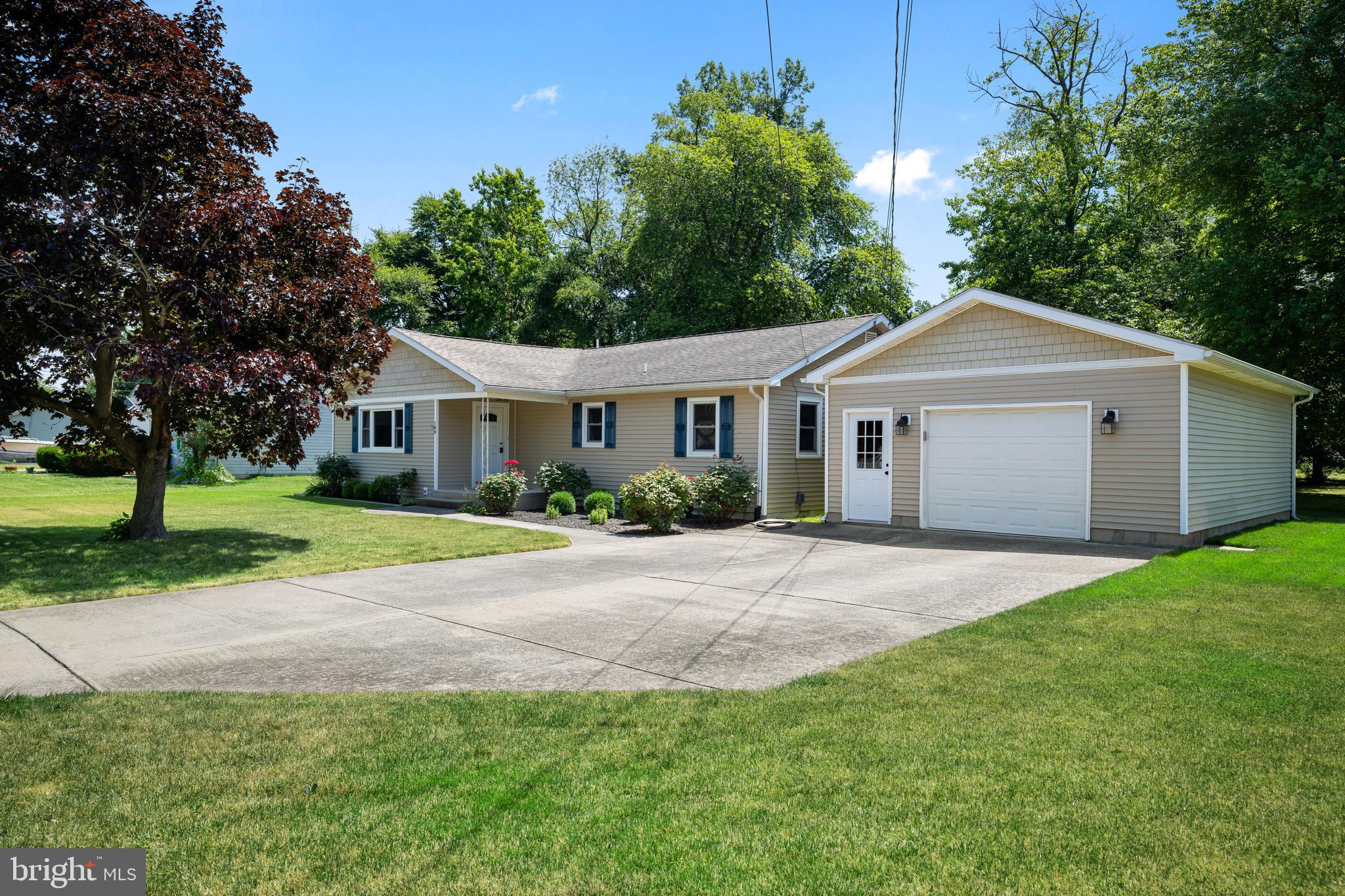 148 Delaware Dr