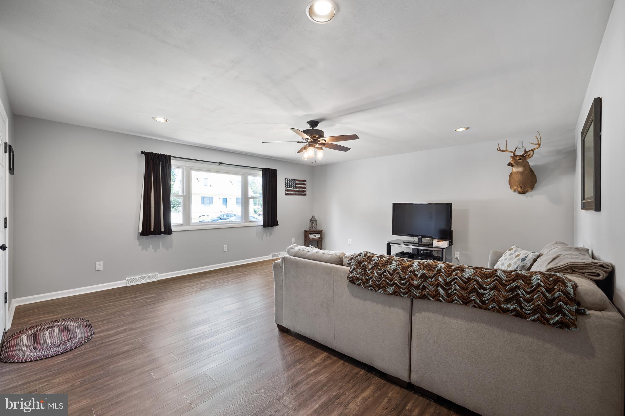 148 Delaware Dr