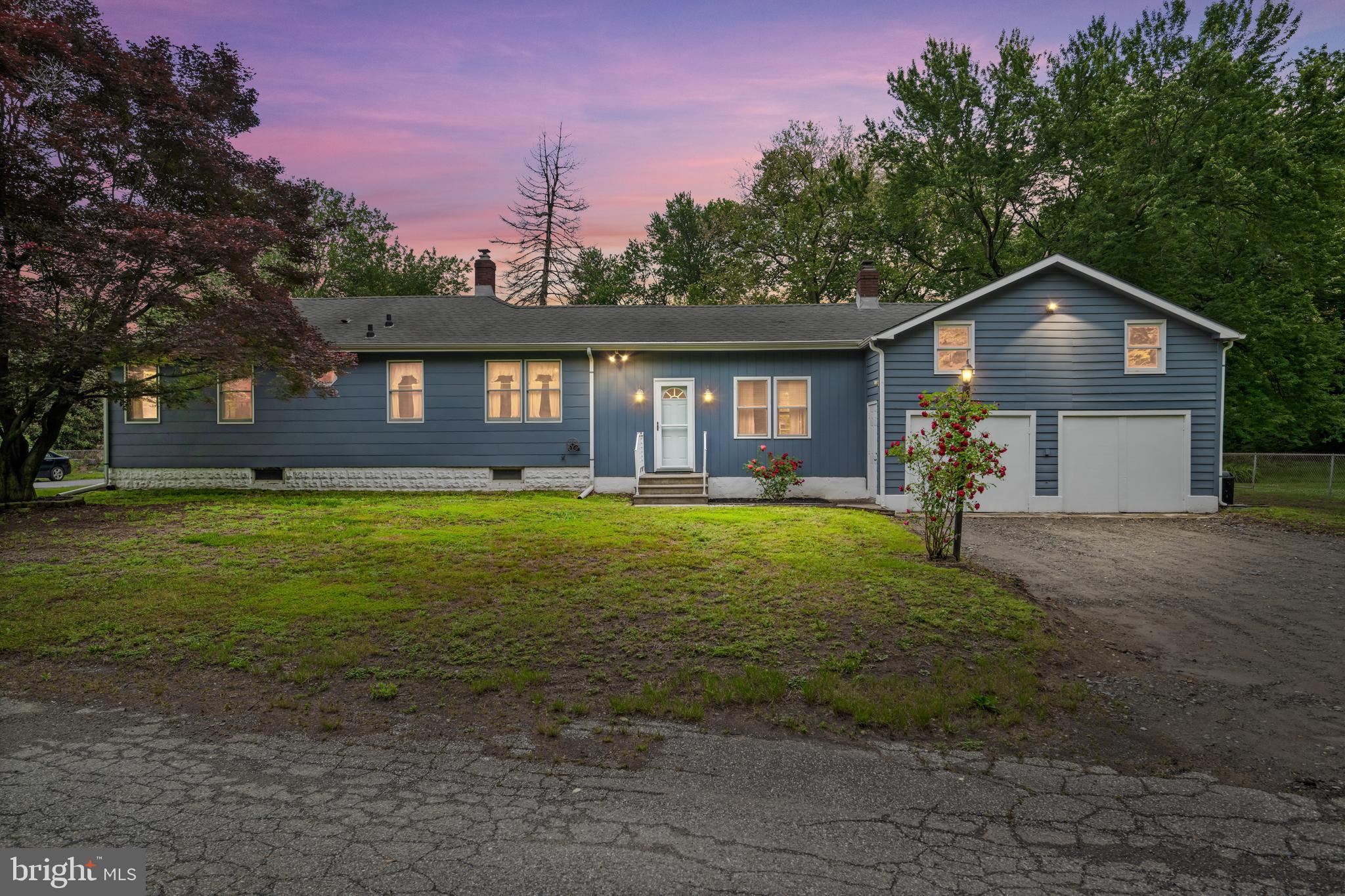 637 Williamsburg Ave