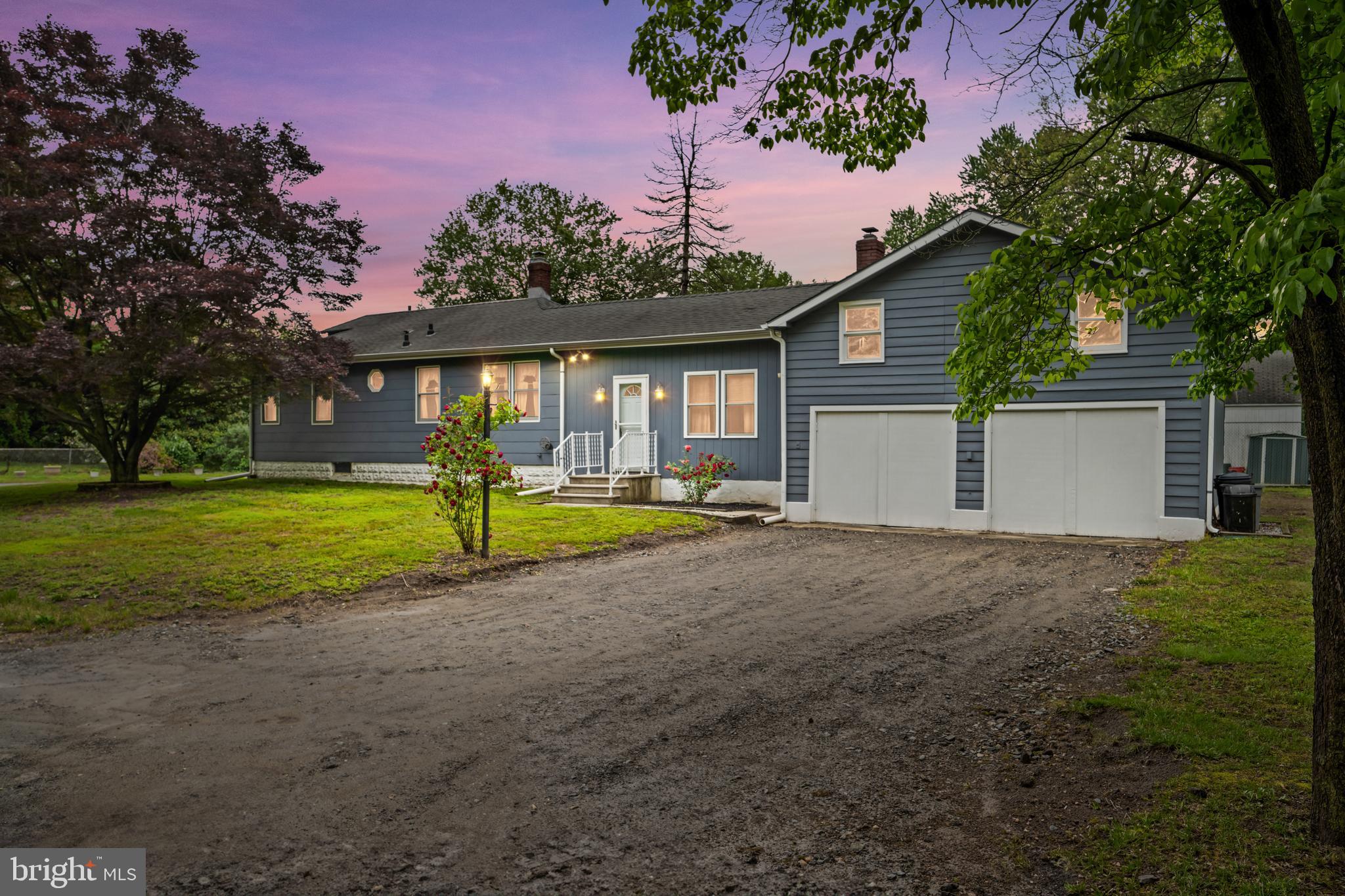 637 Williamsburg Ave