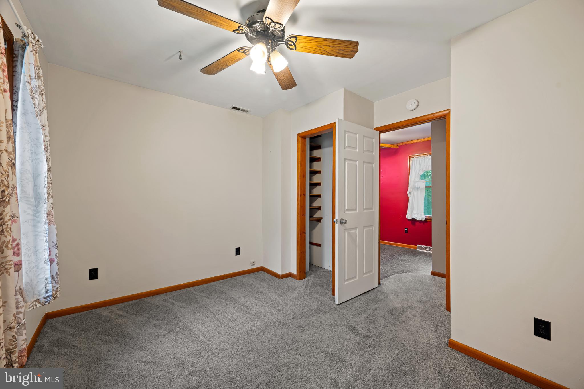 637 Williamsburg Ave