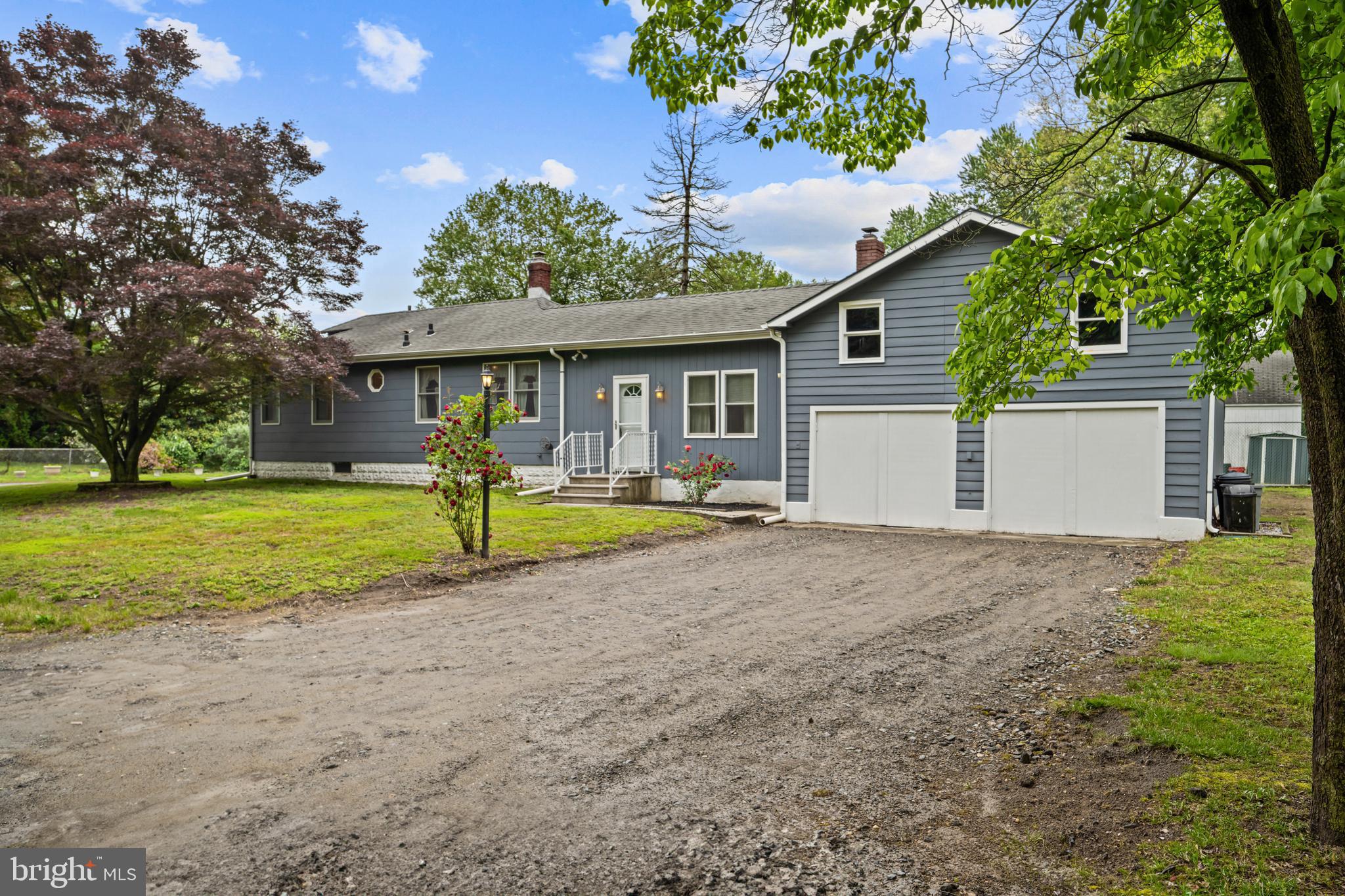 637 Williamsburg Ave