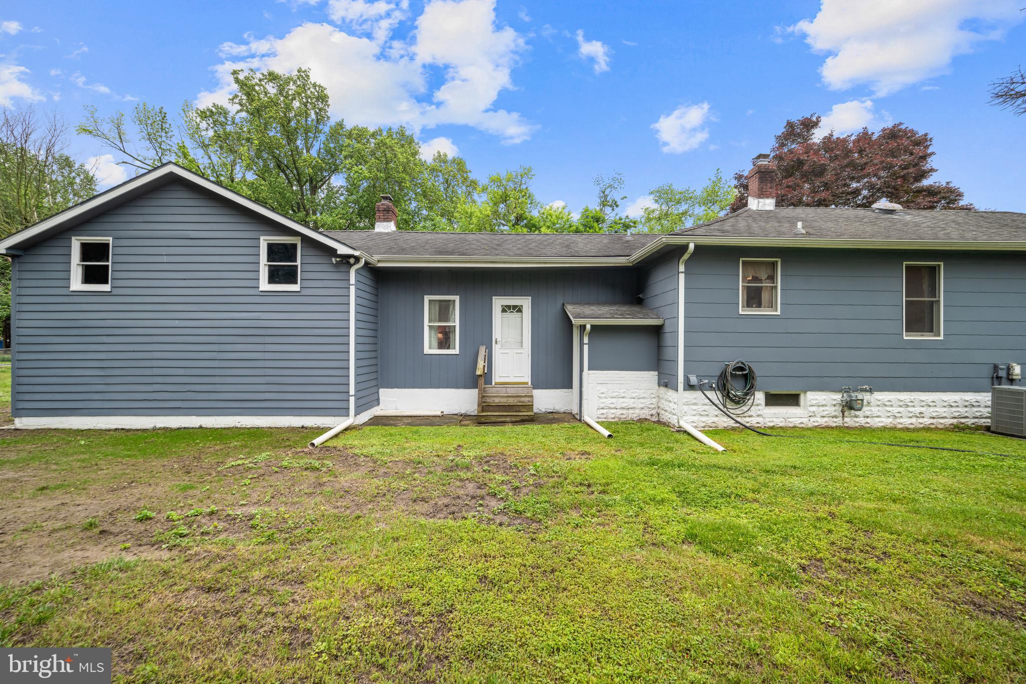 637 Williamsburg Ave