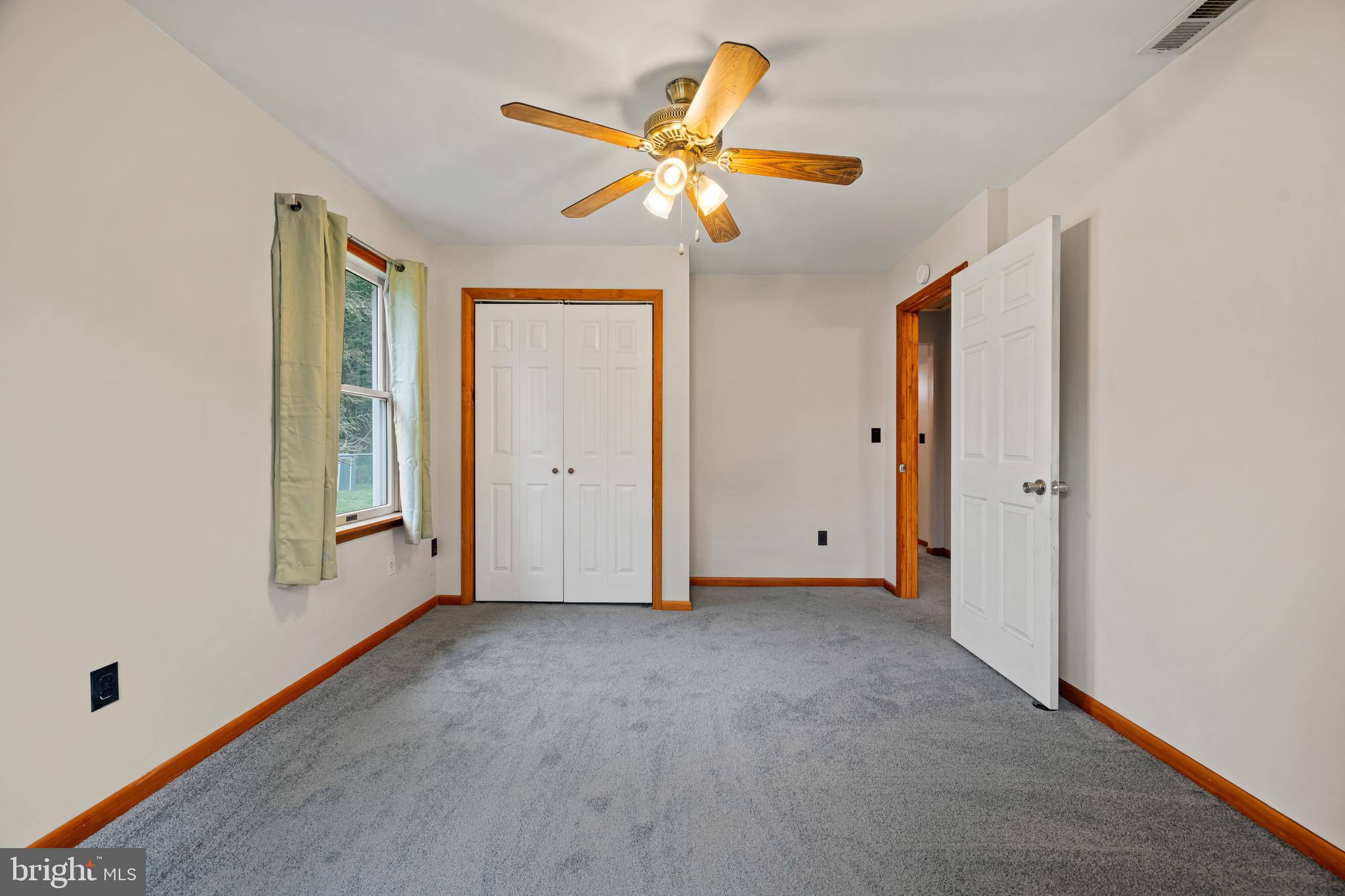 637 Williamsburg Ave