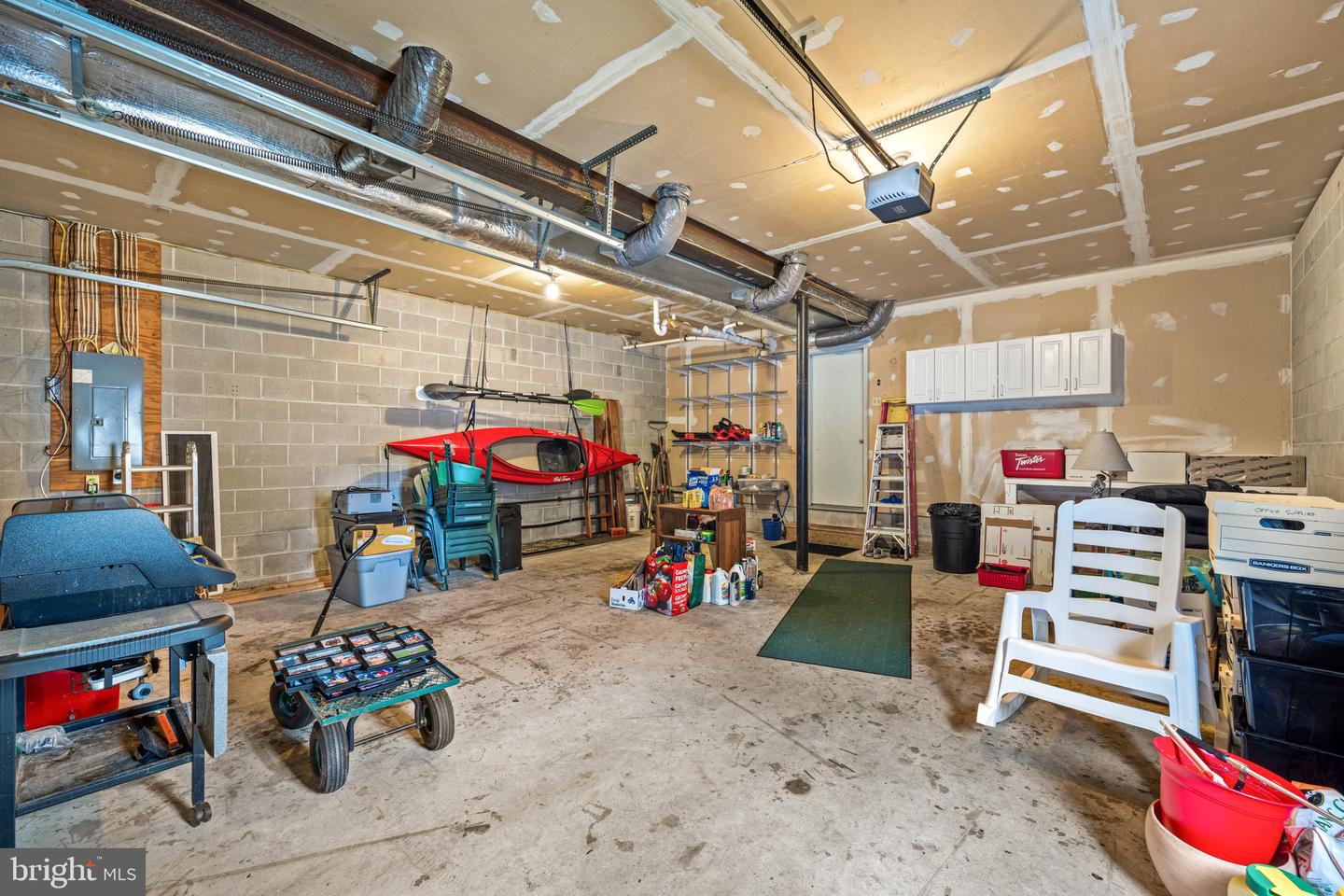187 N River Dr