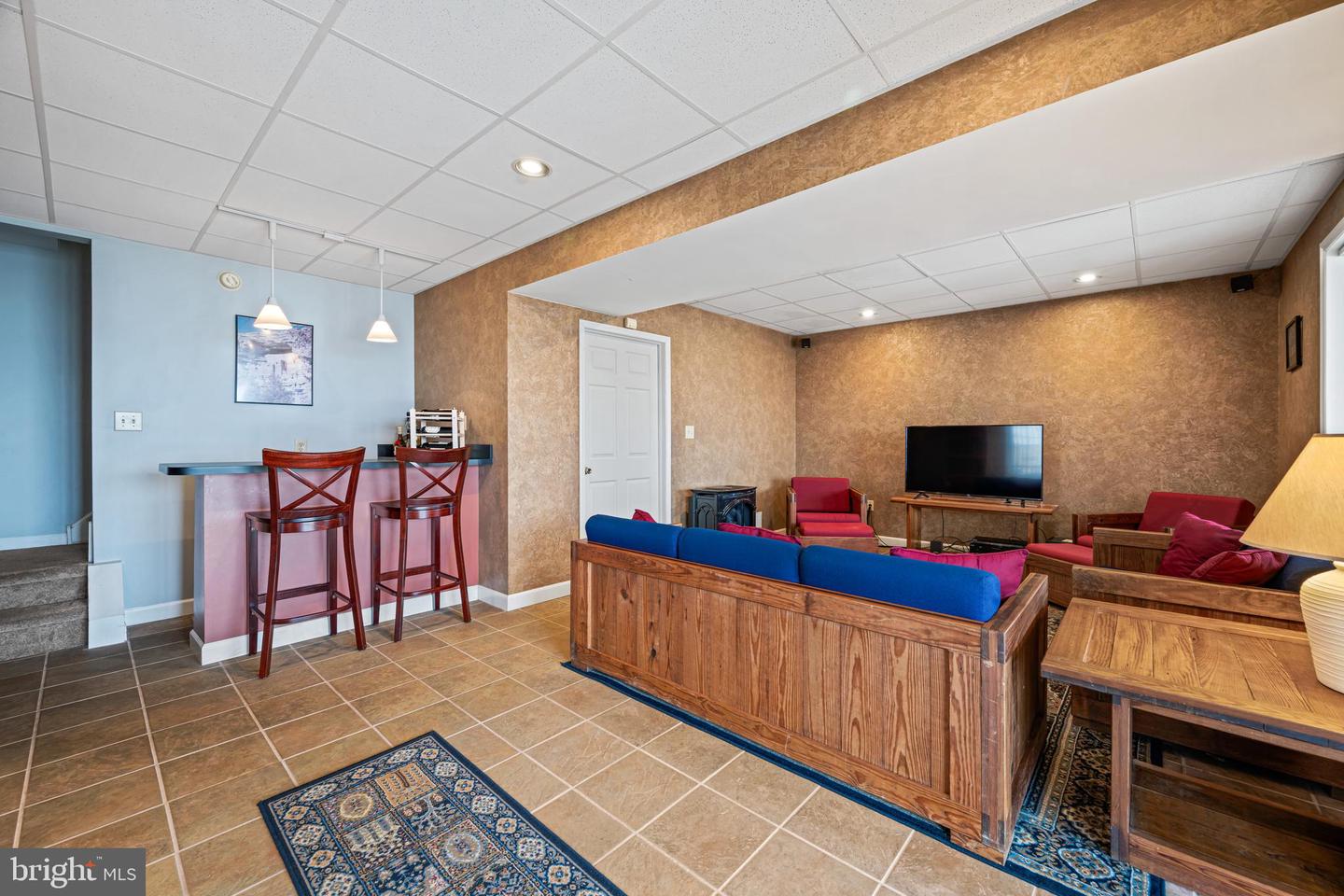 187 N River Dr