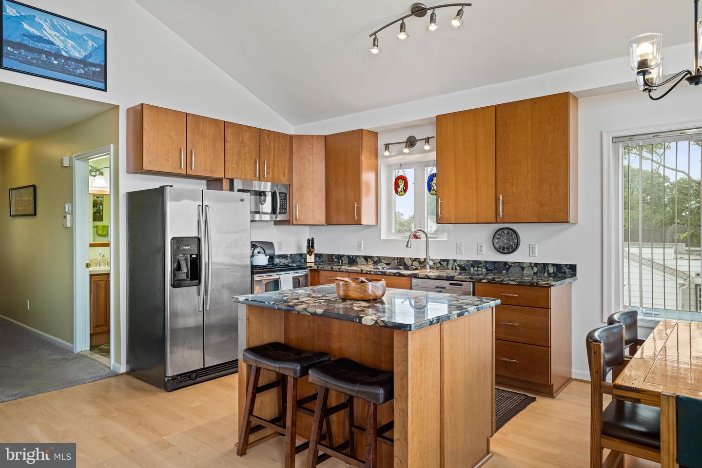 187 N River Dr