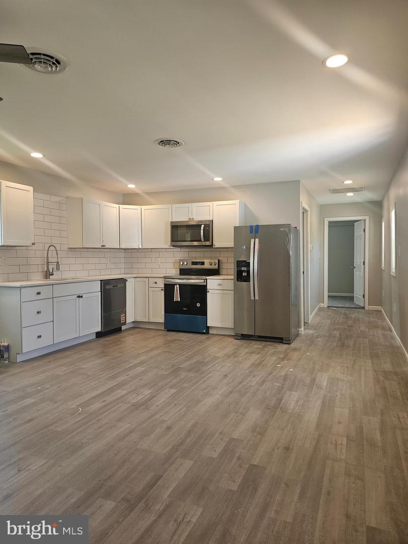 19 Miramar Dr
