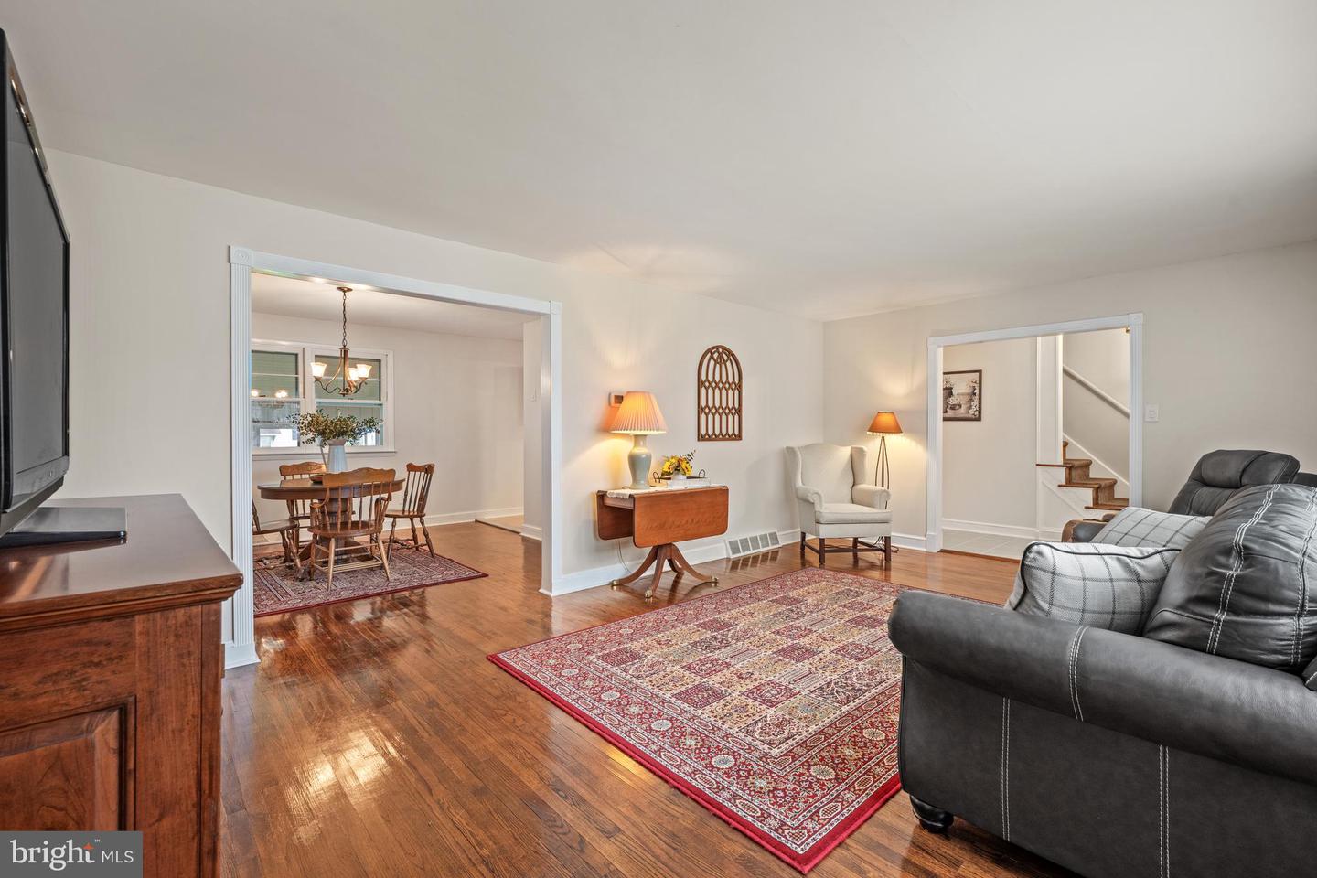 11 Fairfield Ave