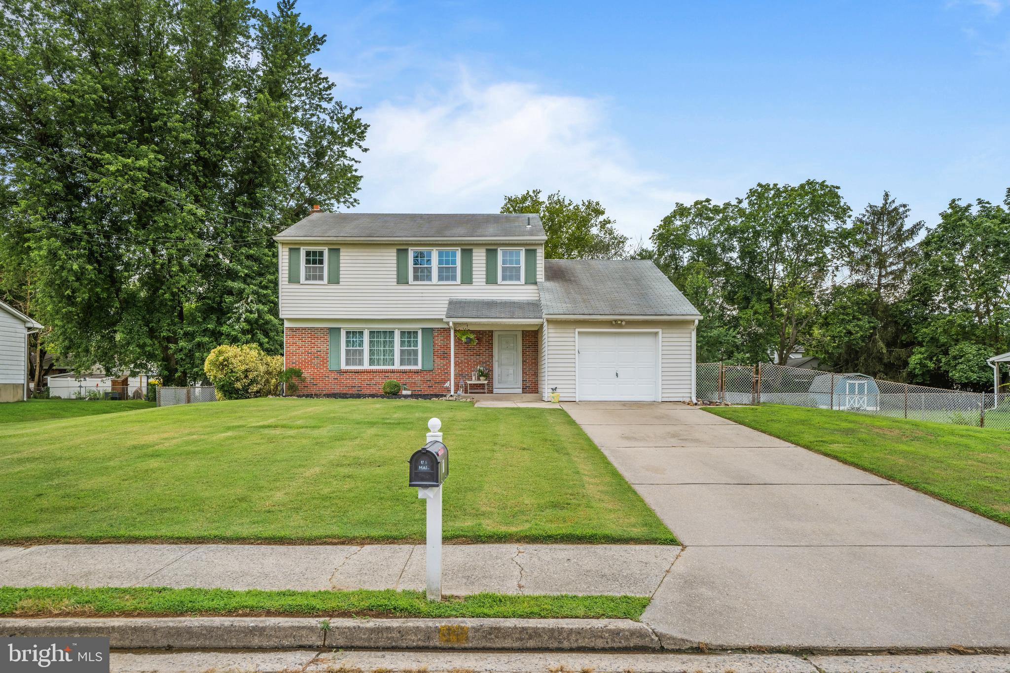 11 Fairfield Ave