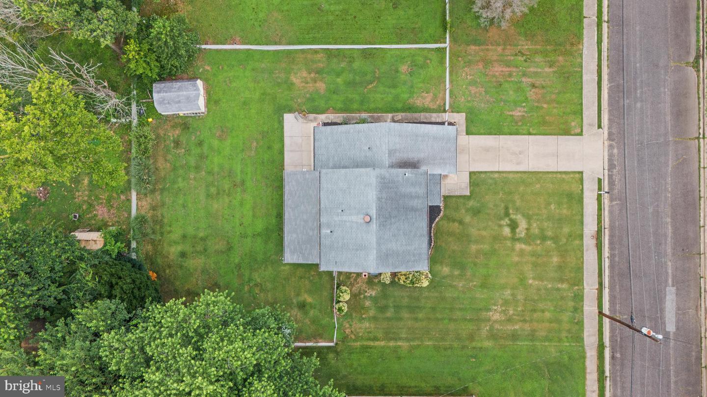 11 Fairfield Ave