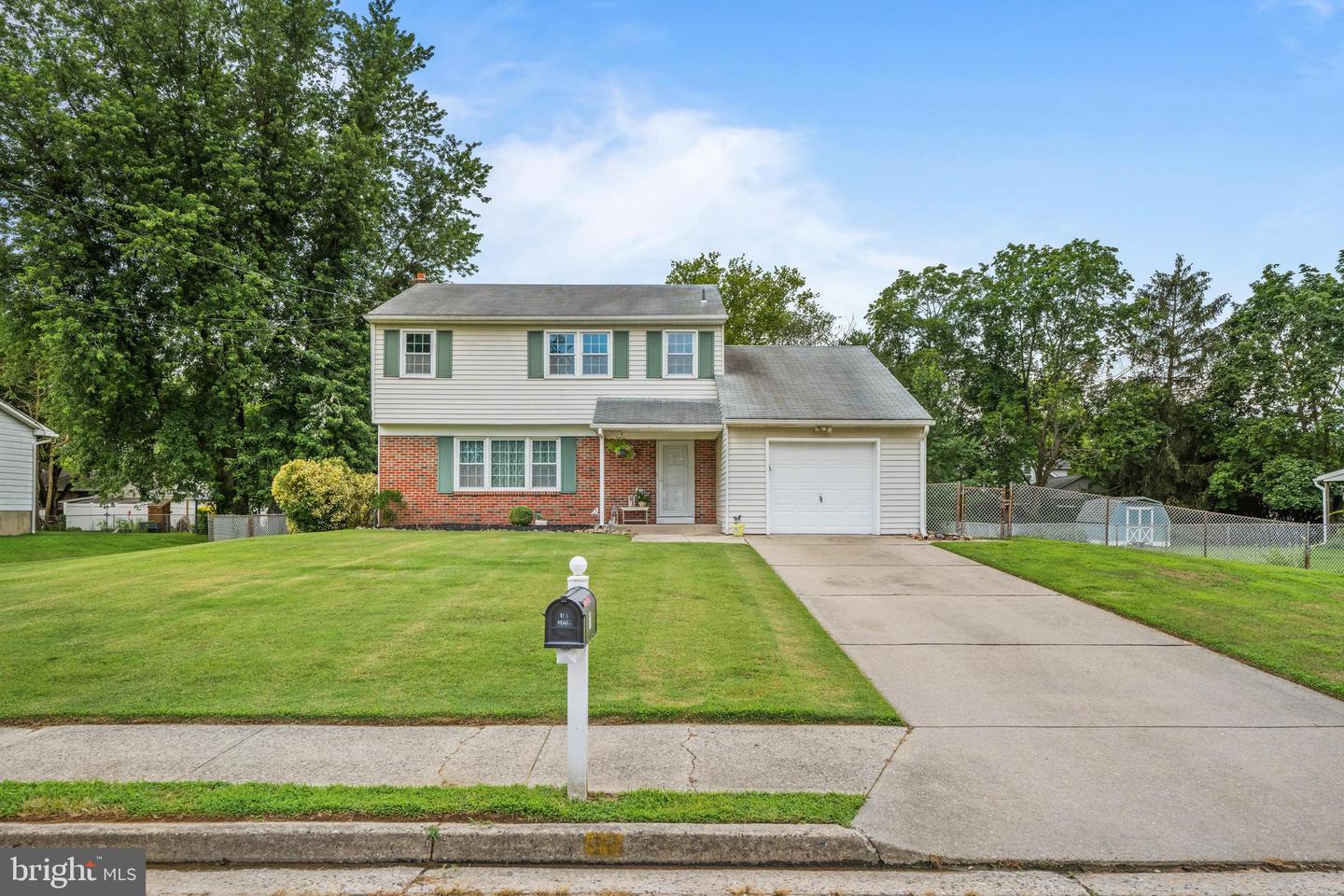 11 Fairfield Ave