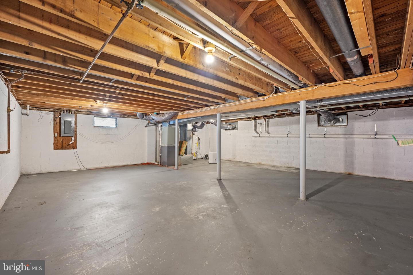 11 Fairfield Ave
