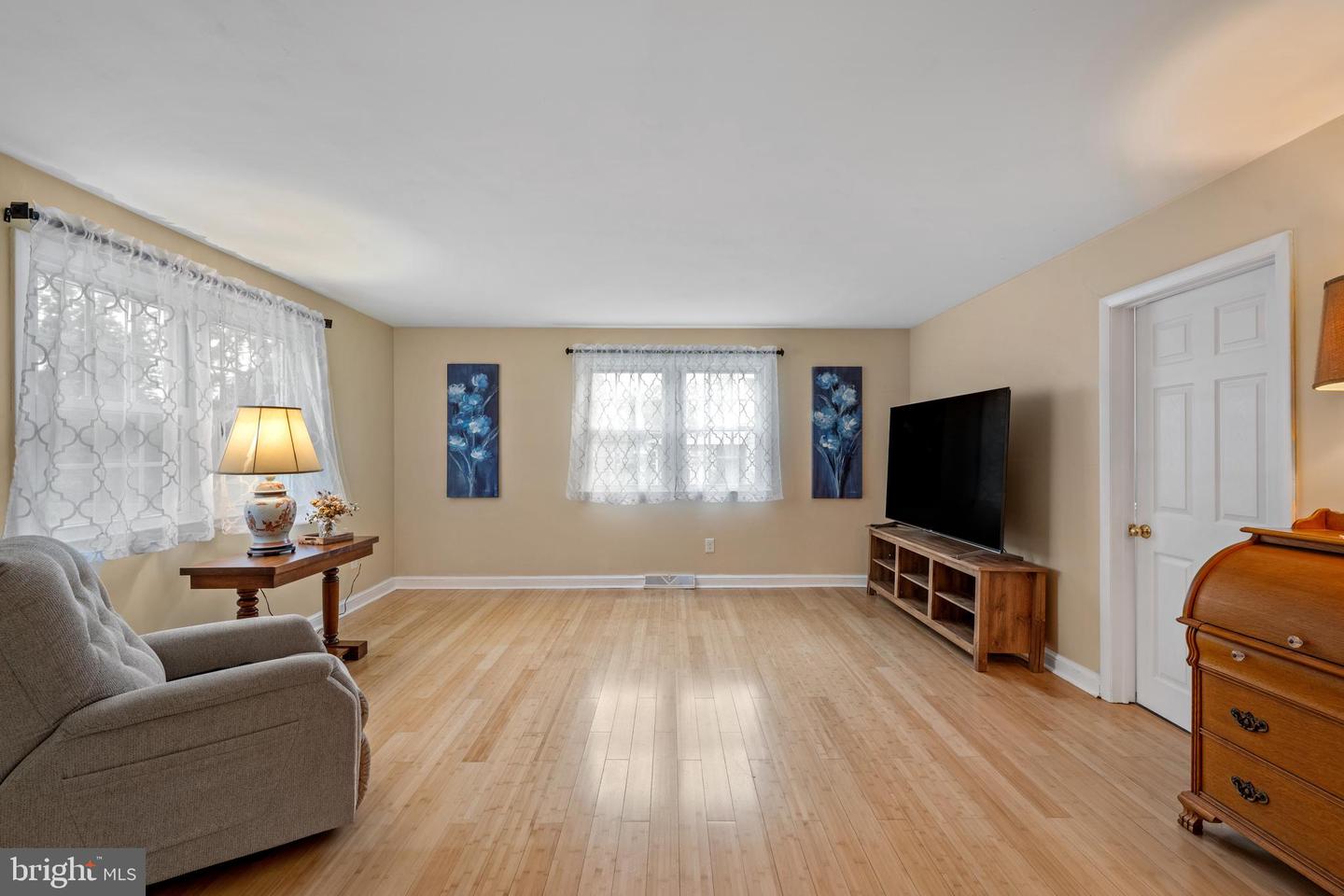 11 Fairfield Ave