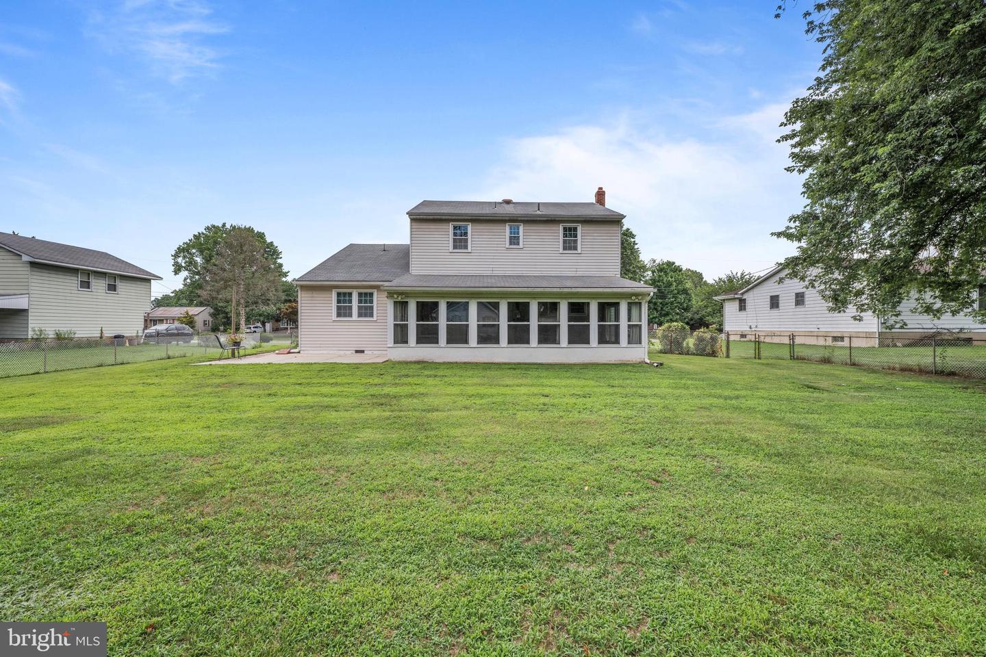 11 Fairfield Ave