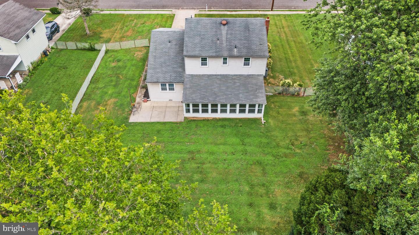 11 Fairfield Ave