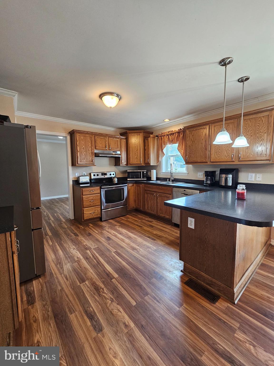 93 RIVER DRIVE AVENUE