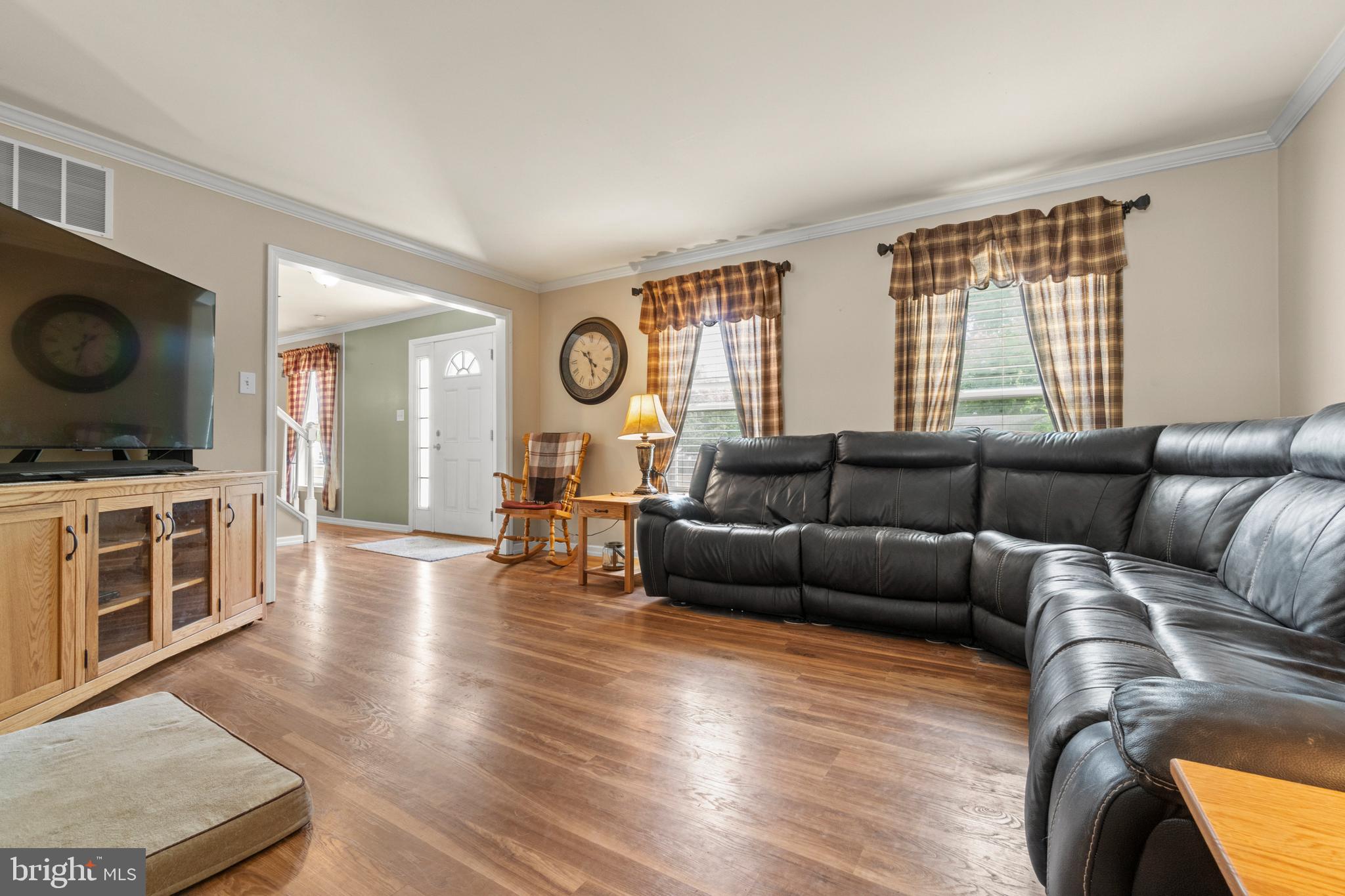 93 RIVER DRIVE AVENUE