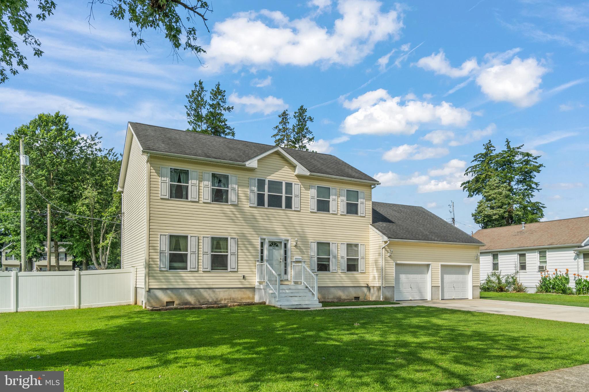 93 RIVER DRIVE AVENUE