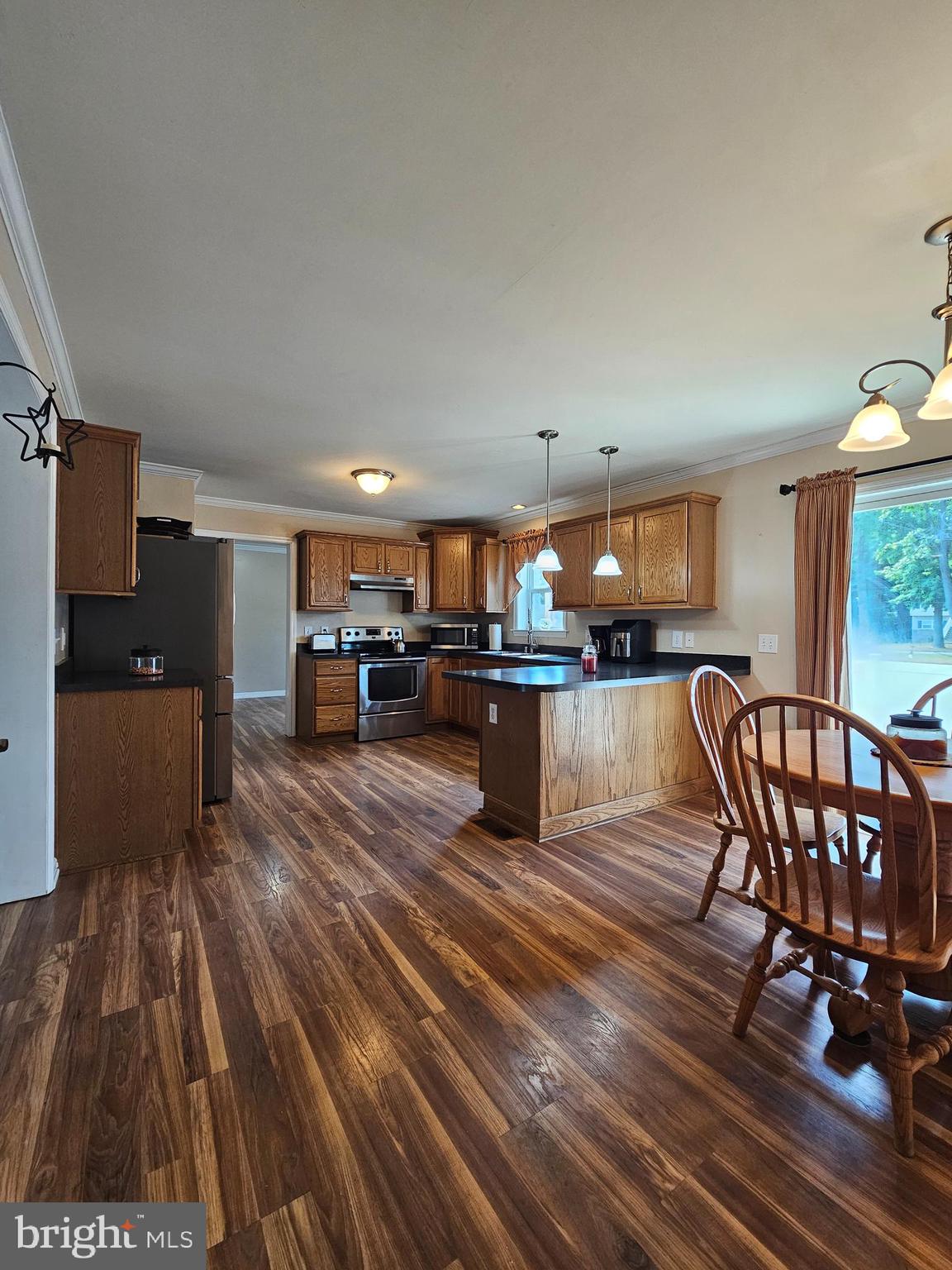 93 RIVER DRIVE AVENUE