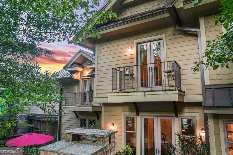 105 Weatherford Place