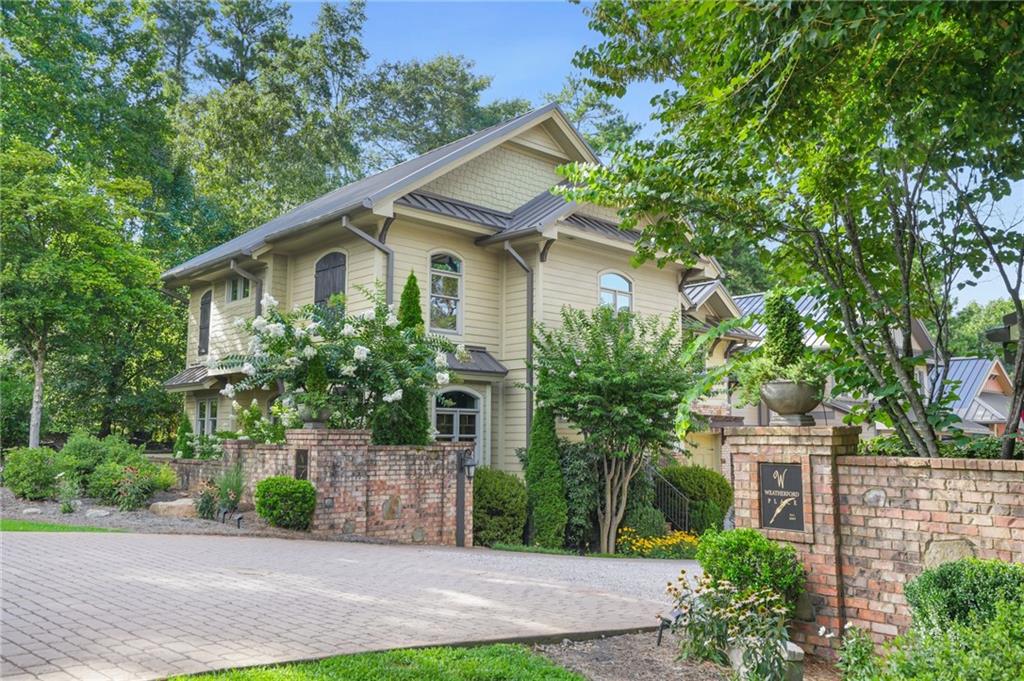 105 Weatherford Place
