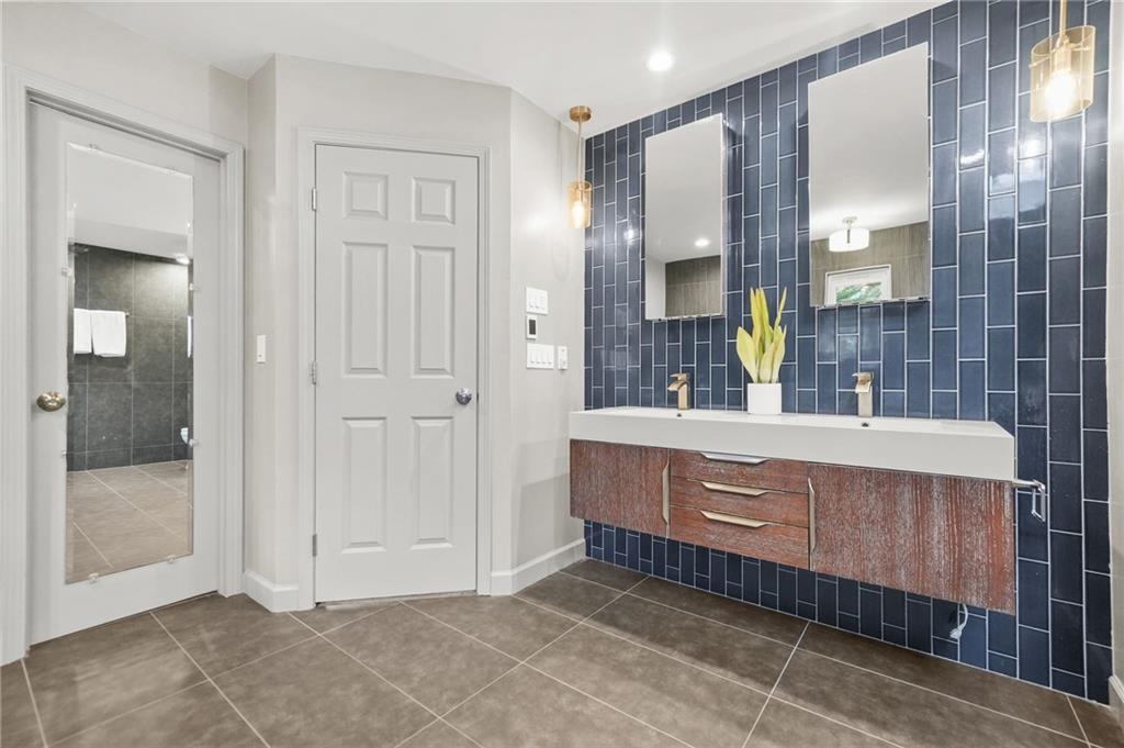 159 Castlebar Court SE