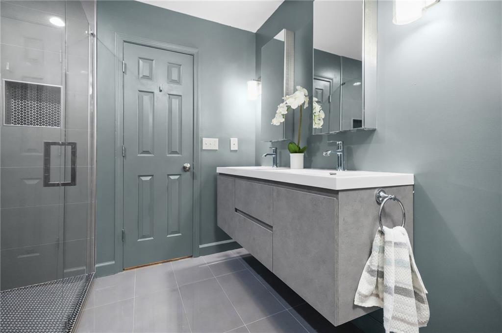 159 Castlebar Court SE