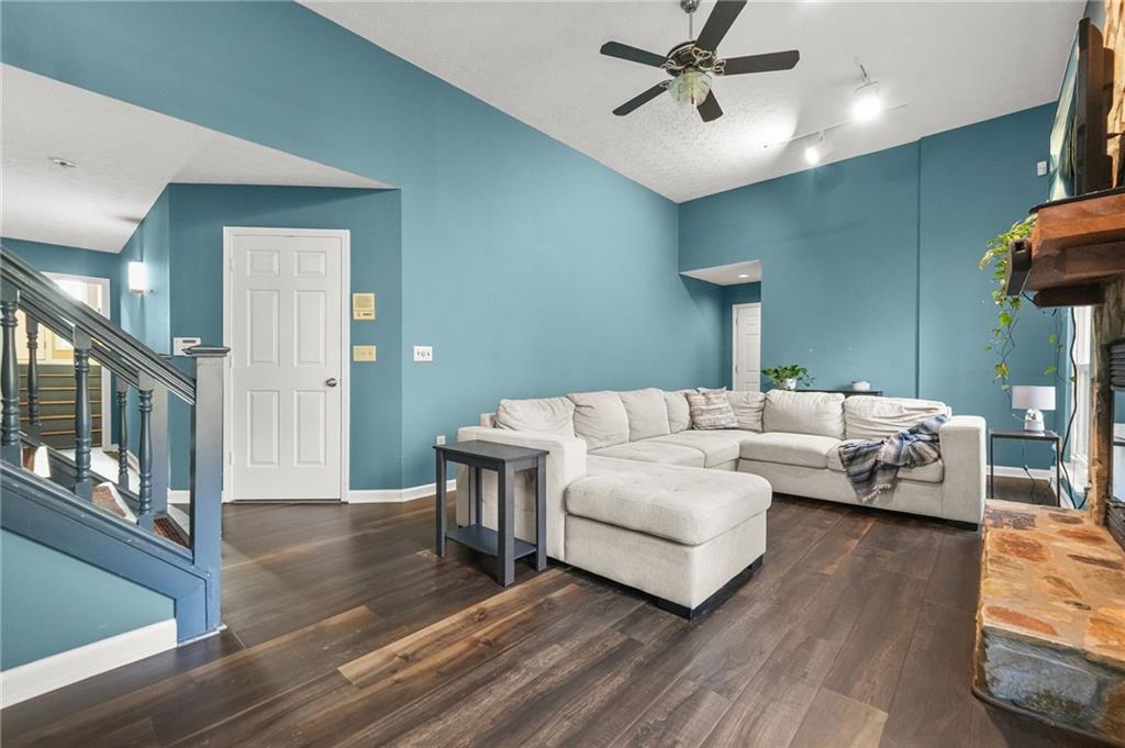 159 Castlebar Court SE