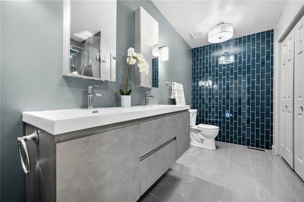 159 Castlebar Court SE