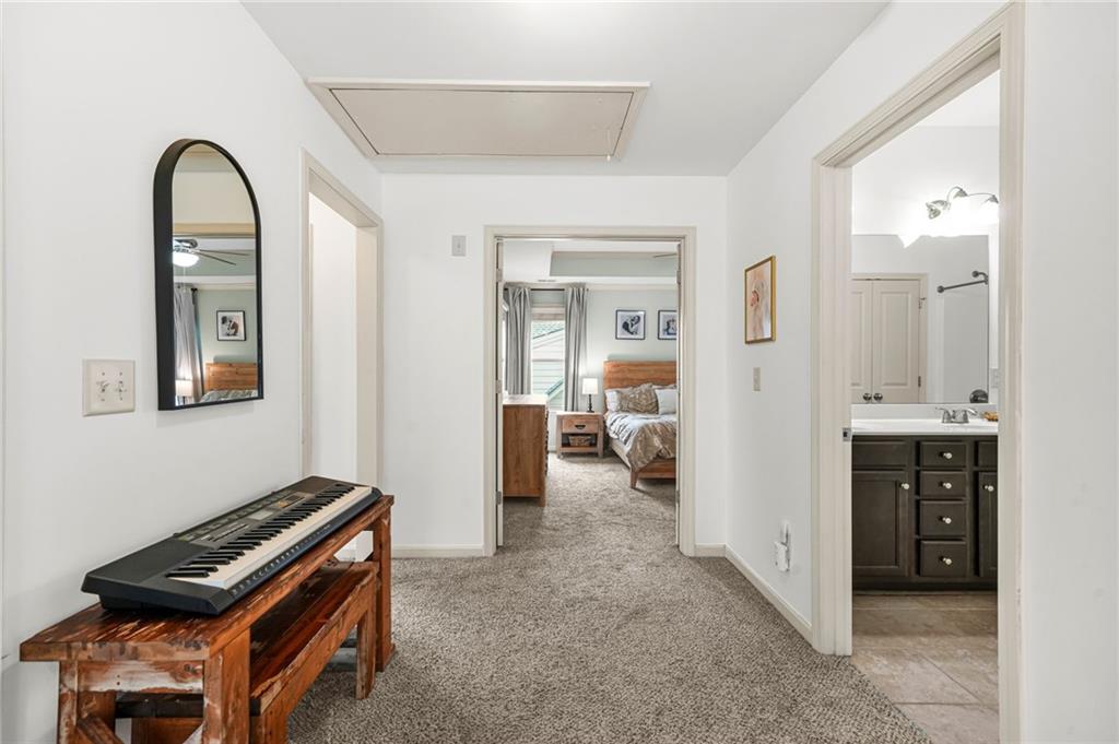 192 S Village Square