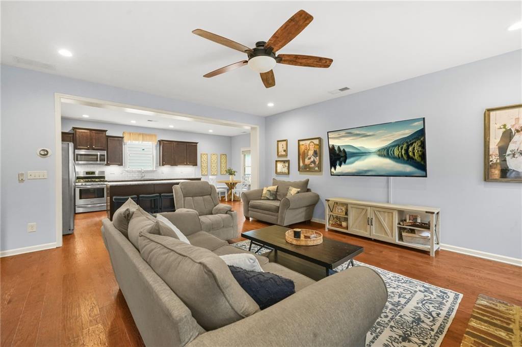 192 S Village Square