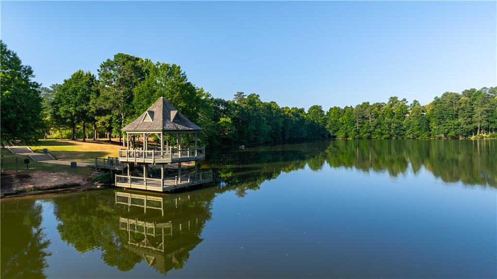 192 S Village Square